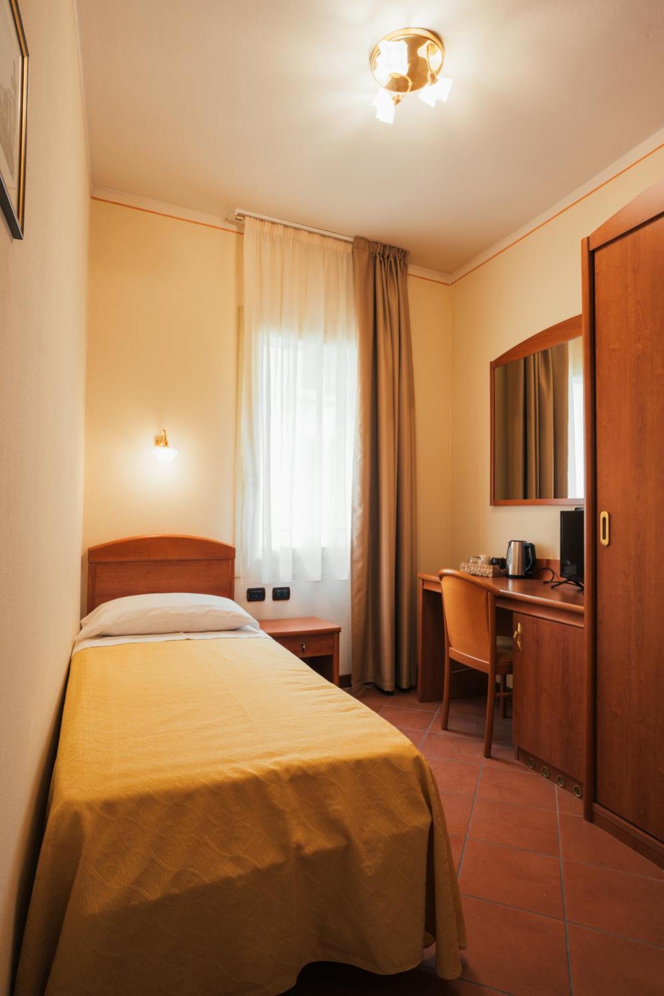 Albergo Cane Dozza Exteriör bild