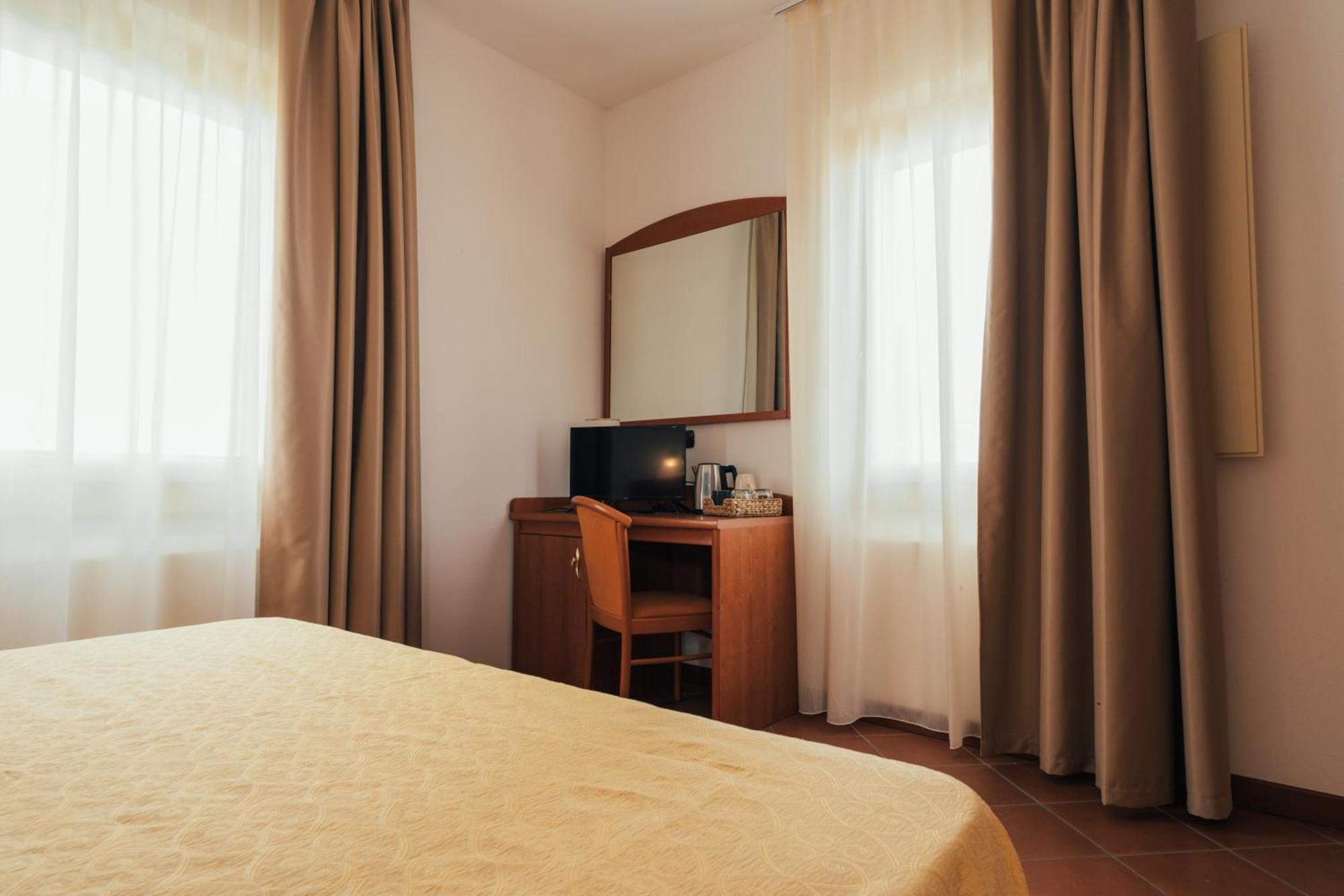 Albergo Cane Dozza Exteriör bild