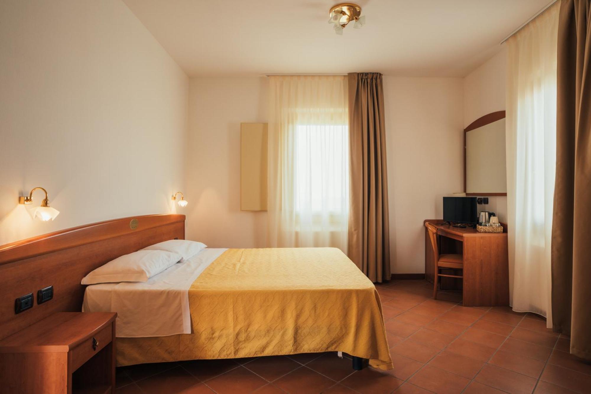 Albergo Cane Dozza Exteriör bild