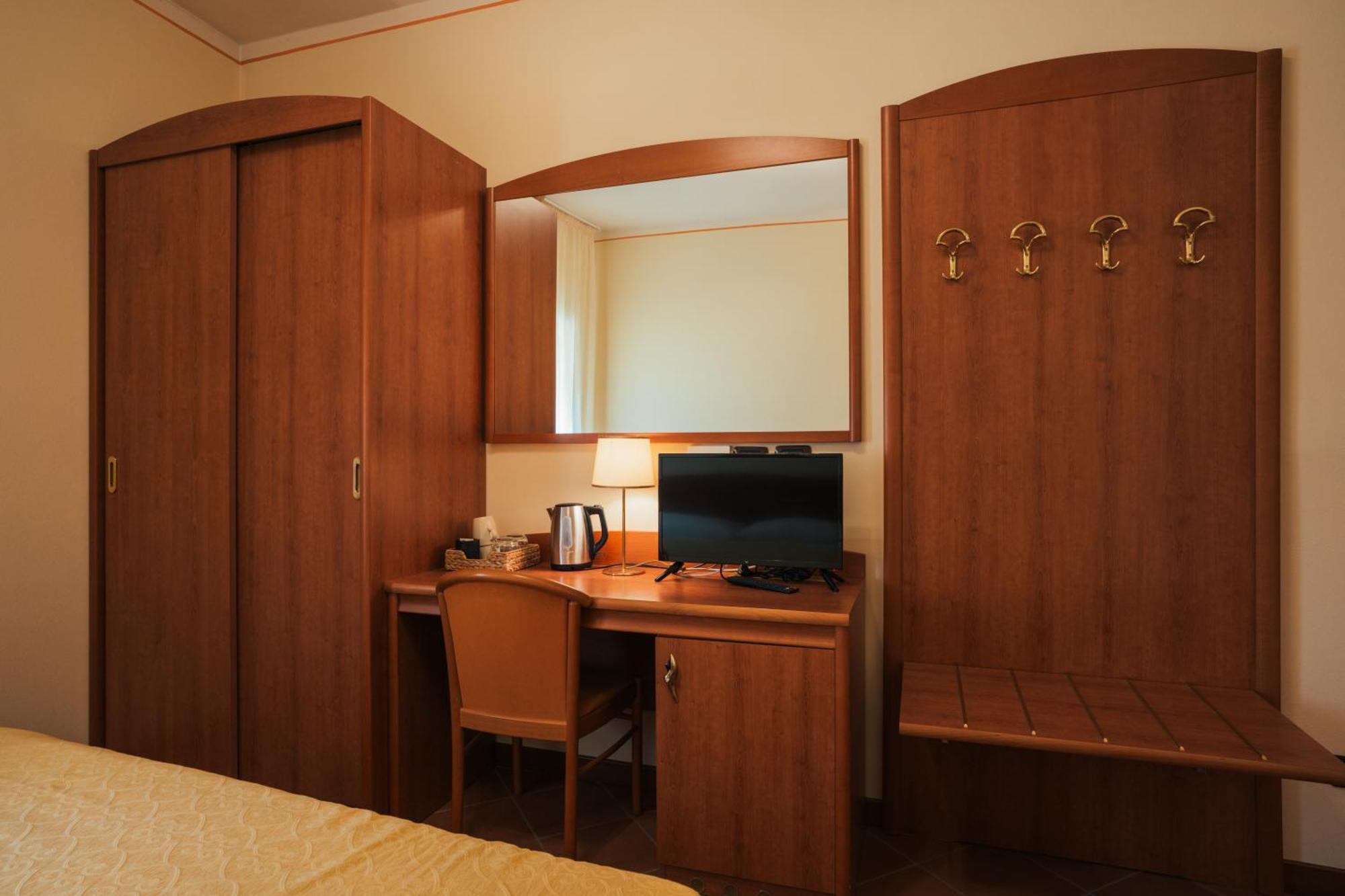 Albergo Cane Dozza Exteriör bild