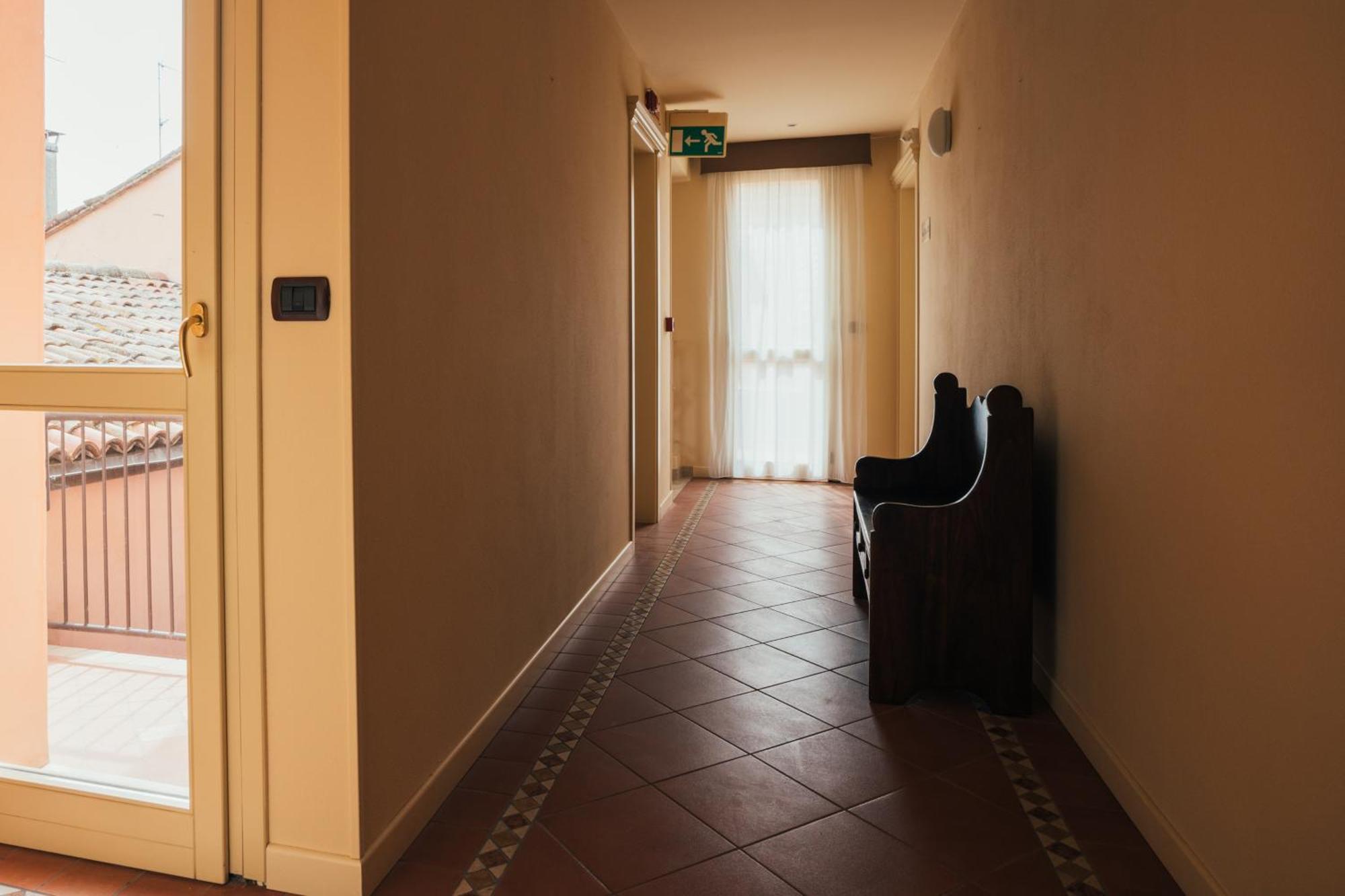 Albergo Cane Dozza Exteriör bild
