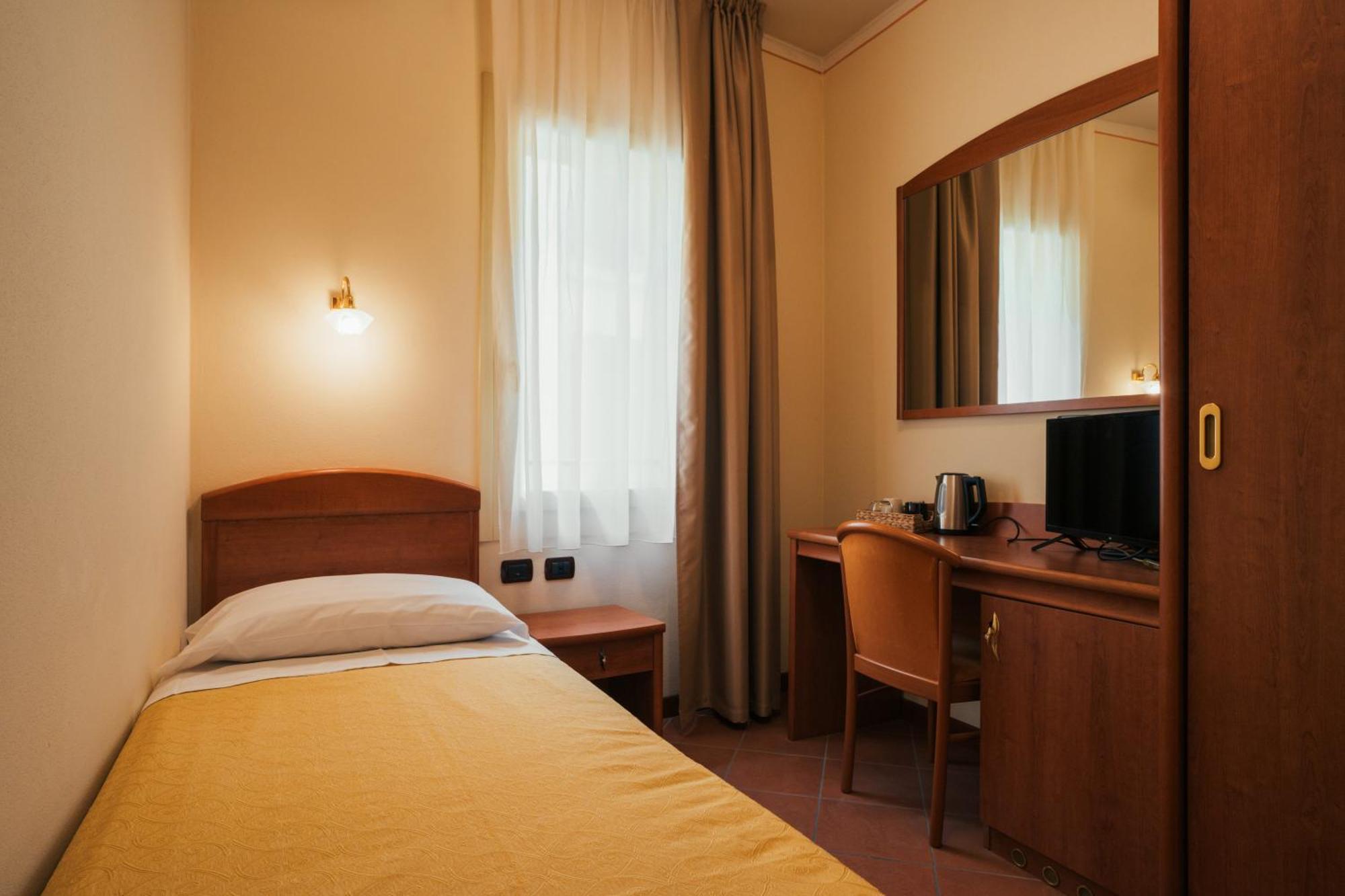 Albergo Cane Dozza Exteriör bild