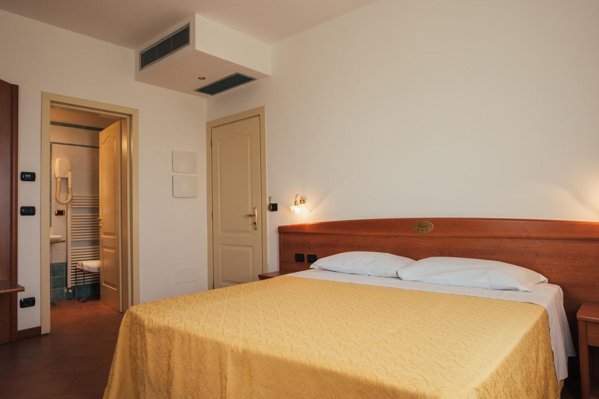 Albergo Cane Dozza Exteriör bild