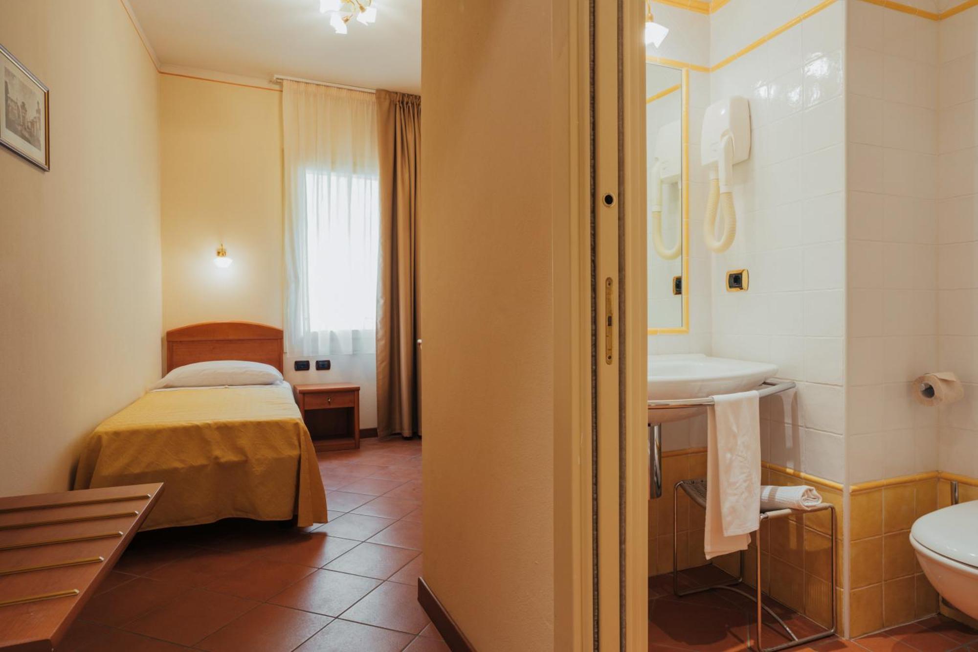 Albergo Cane Dozza Exteriör bild