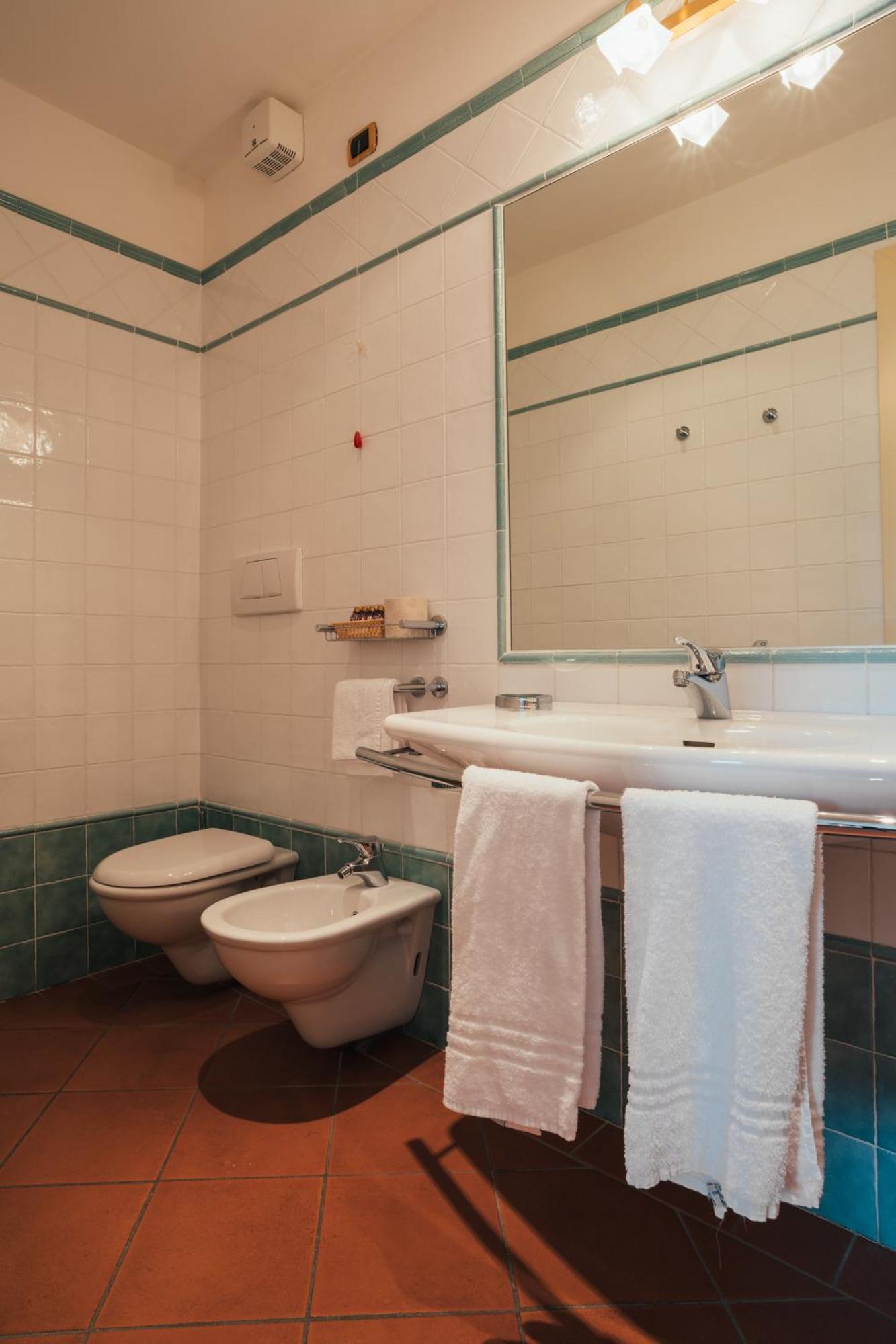Albergo Cane Dozza Exteriör bild