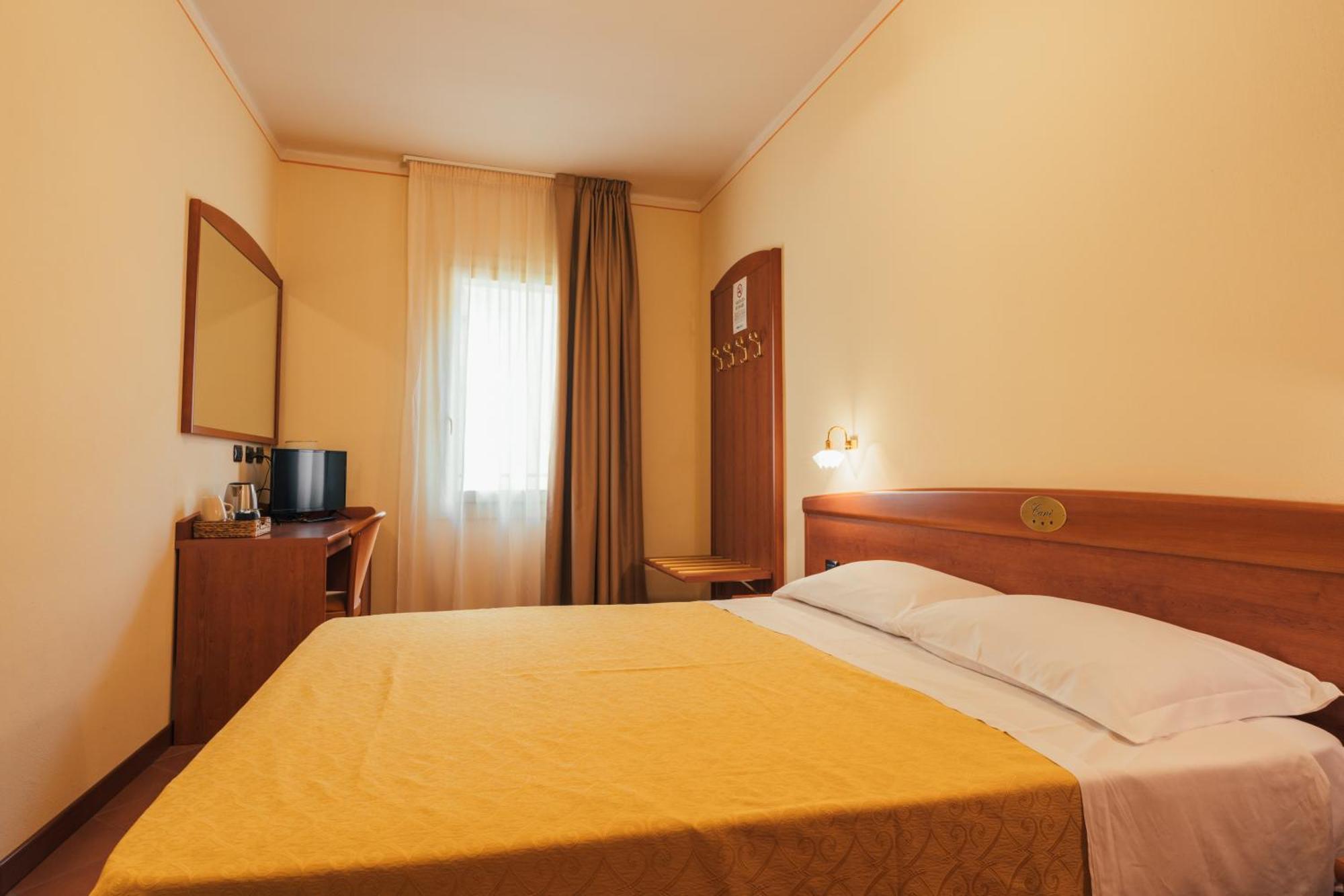 Albergo Cane Dozza Exteriör bild