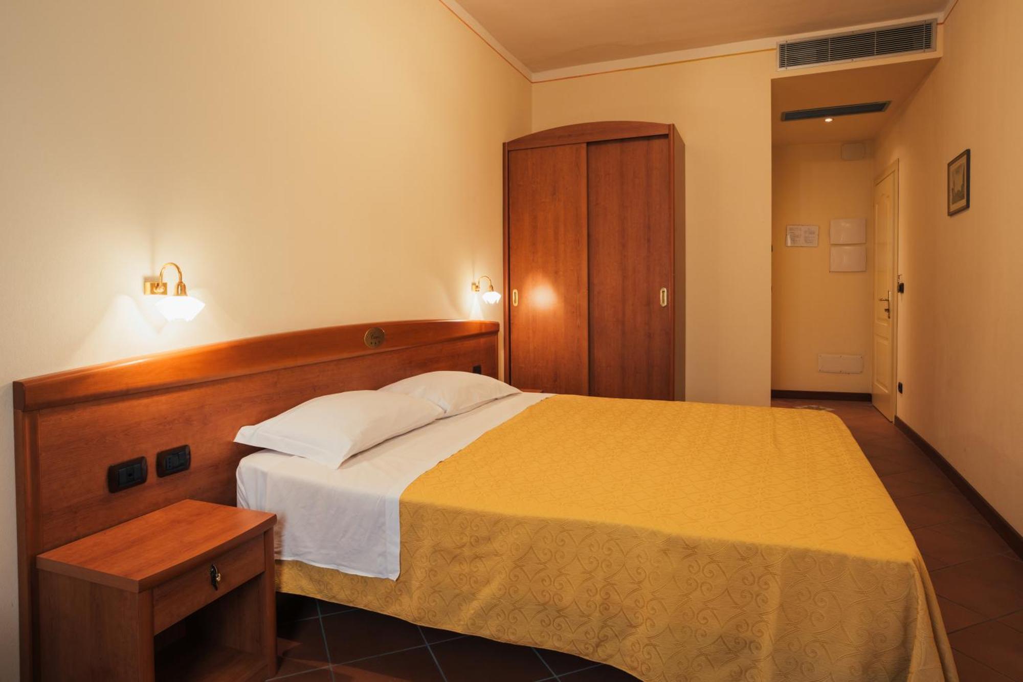 Albergo Cane Dozza Exteriör bild