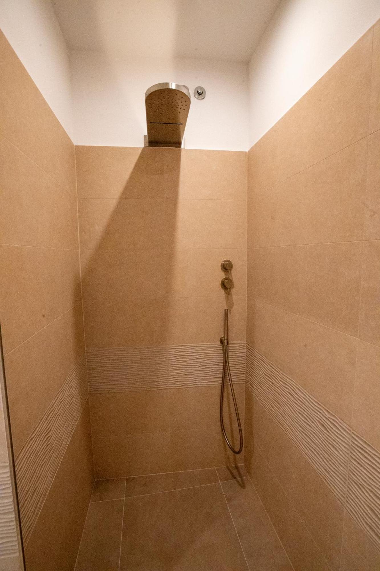 Albergo Cane Dozza Exteriör bild