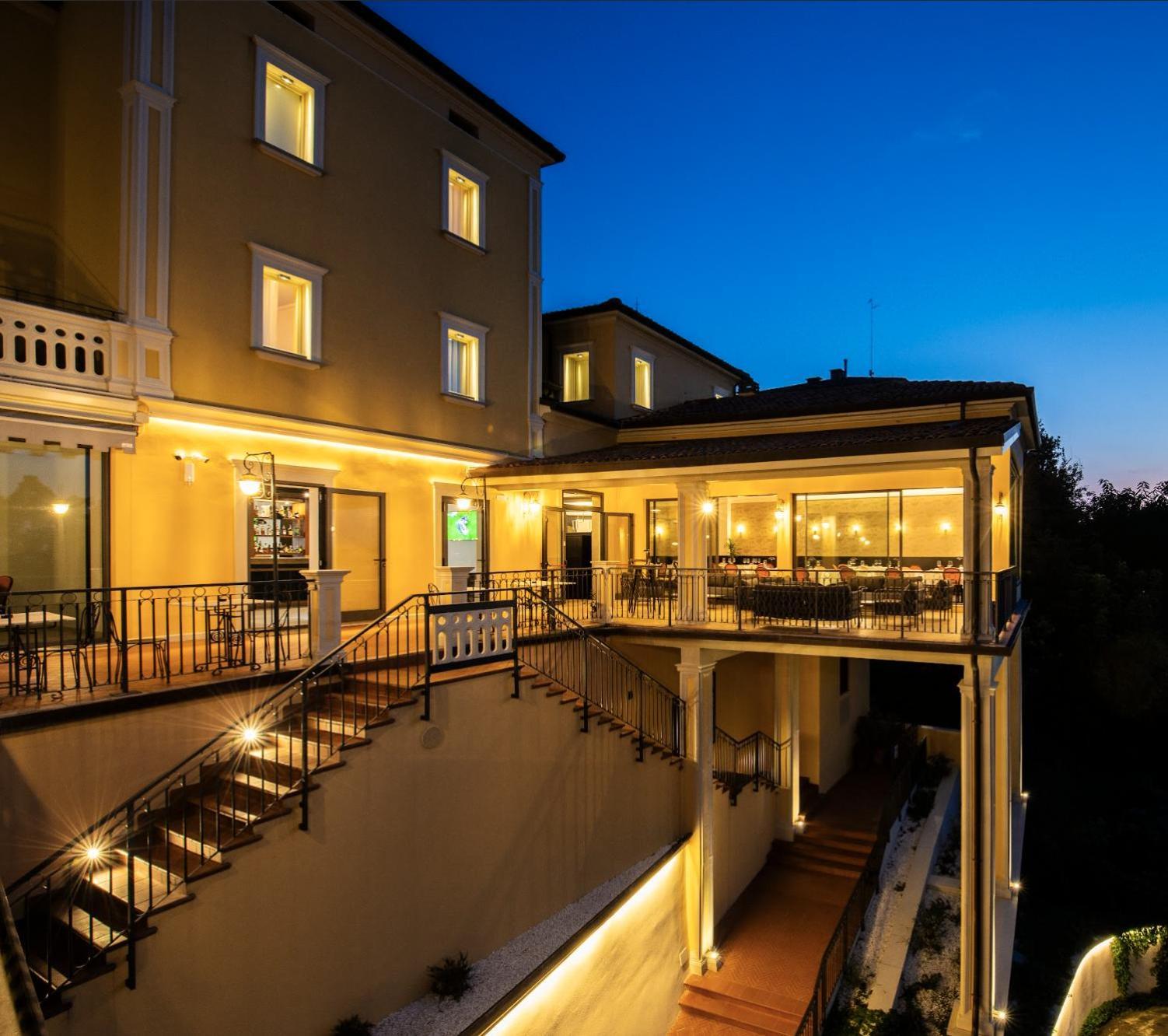 Albergo Cane Dozza Exteriör bild