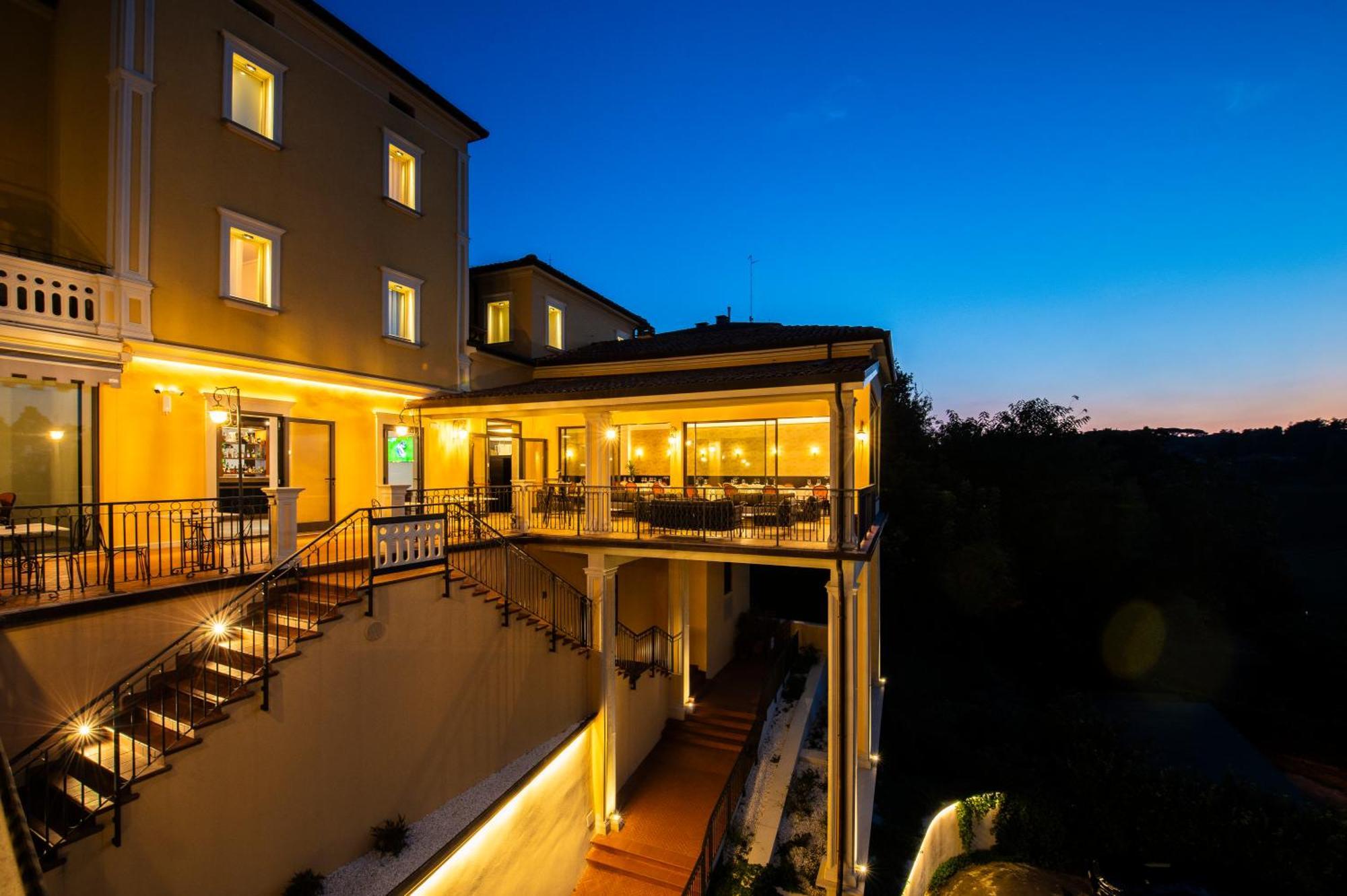 Albergo Cane Dozza Exteriör bild